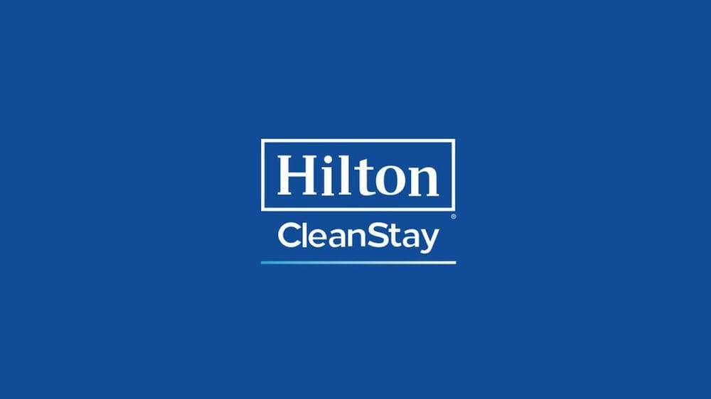Hampton Collins 3*