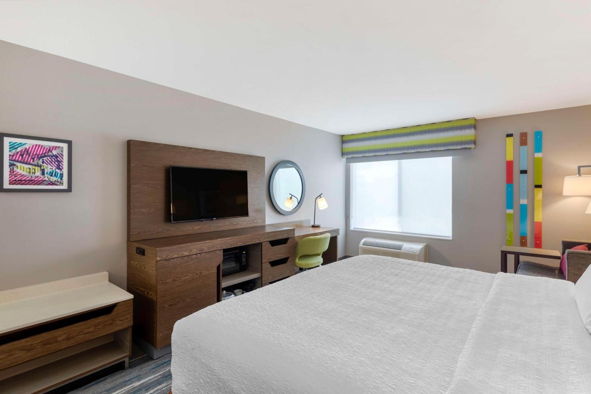 Hampton Collins 3*