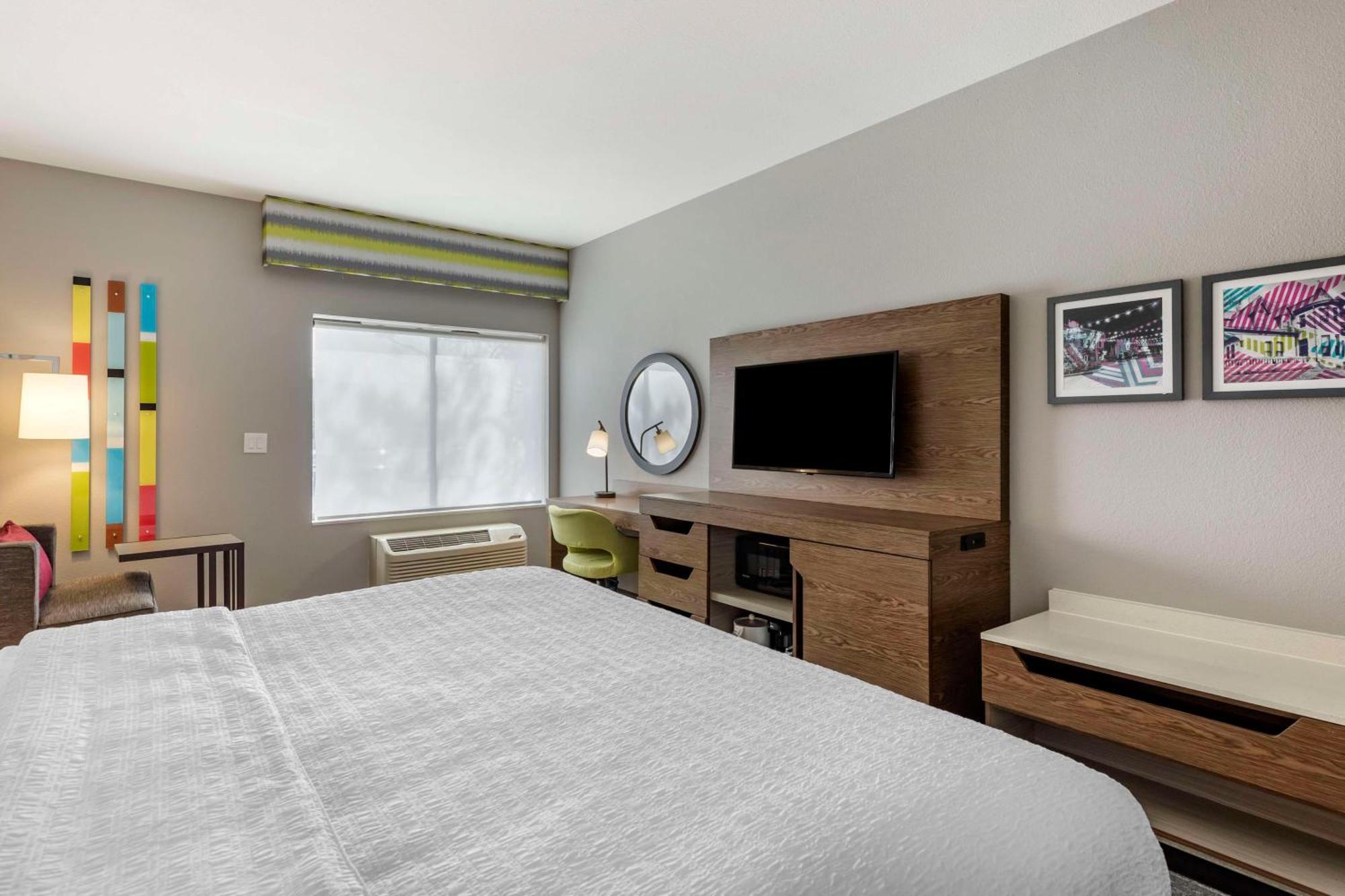 Hotel Hampton Collins 3*