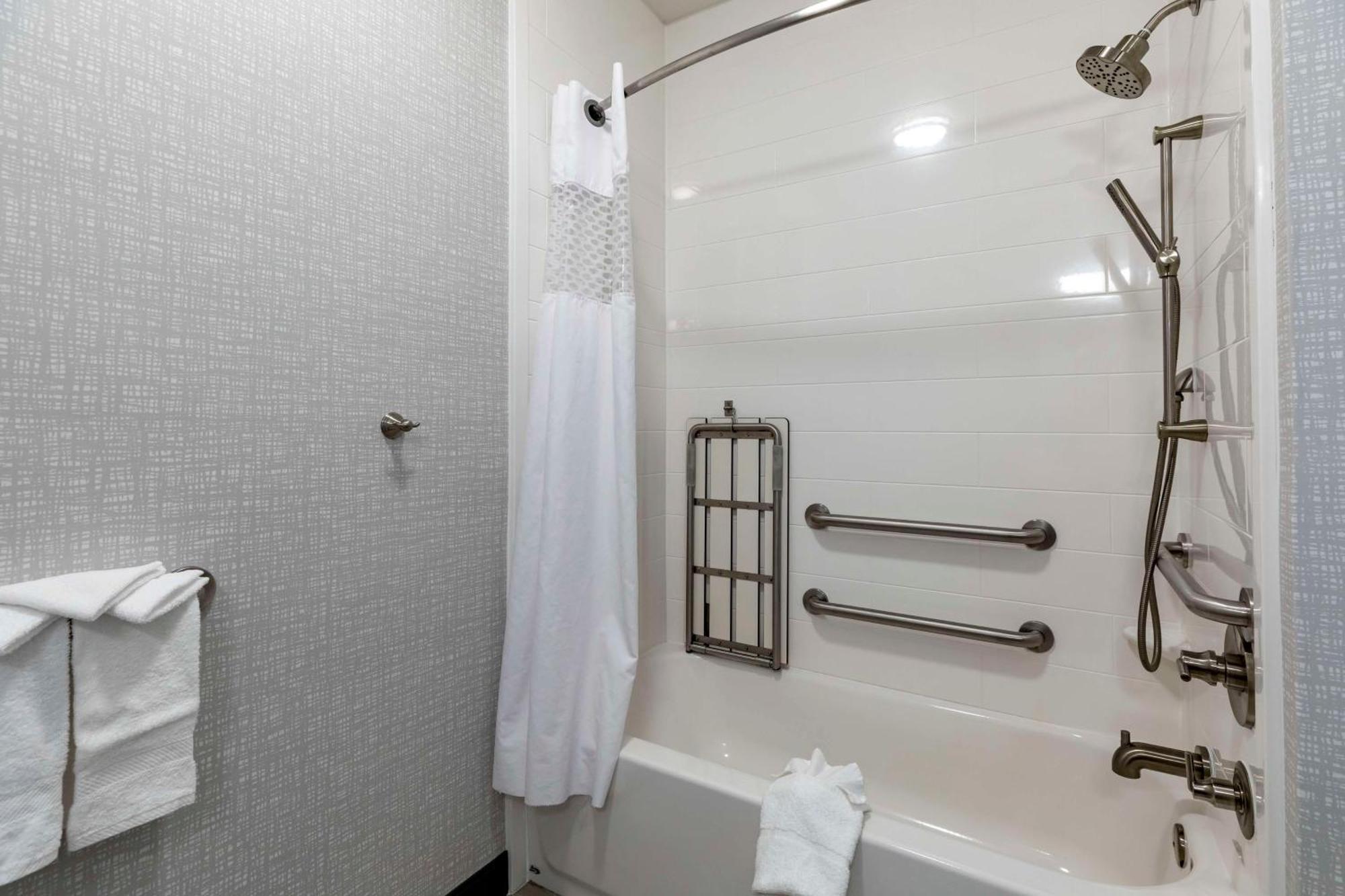 Hotel Hampton Collins