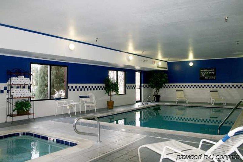 Hampton Collins 3*