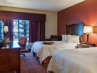 Hampton Collins Hotel
